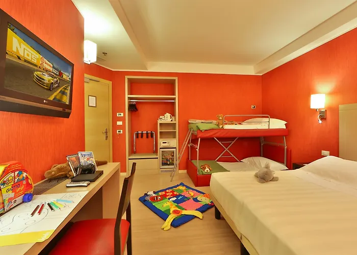 Отель Western Porto Antico Генуя