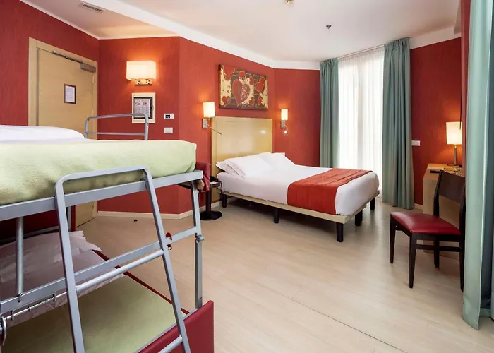 贝斯特韦斯特波尔托安蒂科酒店 3*